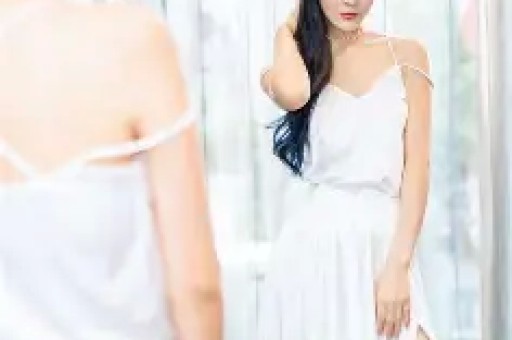刘晓庆被指耍大牌现身河南万岁山和王婆同台全场冷脸拒讲话