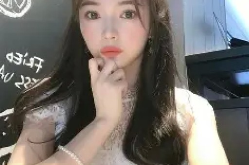 檀健次人设崩塌向女网红示弱频送红包风波后复出现场彻底失控