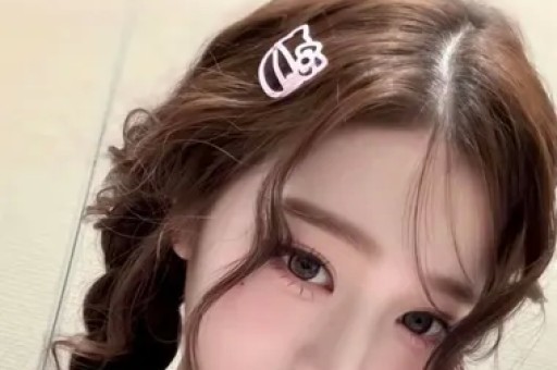 继岳云鹏后 向佐也说了娱乐圈的一些事情关晓彤也没逃过