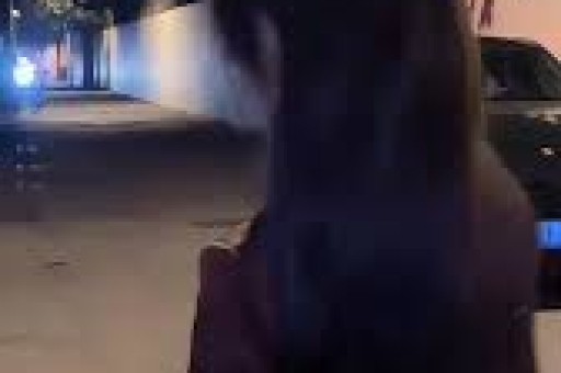 网红绵绸裤爆火致多人‘社死’！2026年春夏季穿搭翻车事件引全网热议